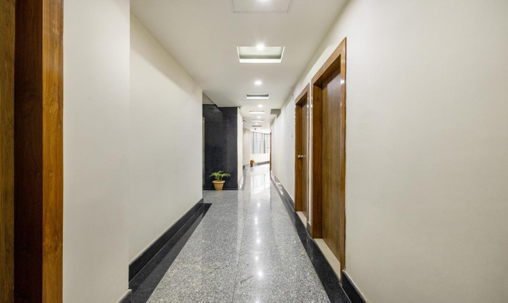 Swagatam Inn, 5 Minutes Walk From Guwahati Railway Station Buitenkant foto